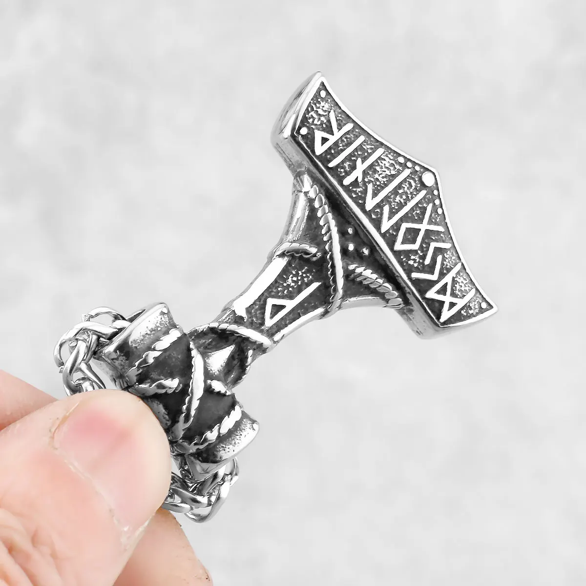 Viking Thor Hammer Necklace Men\'s Stainless Steel Mjolnir Vintage Runes Pendant Necklace Celtic Knot Talisman Jewelry Wholesale