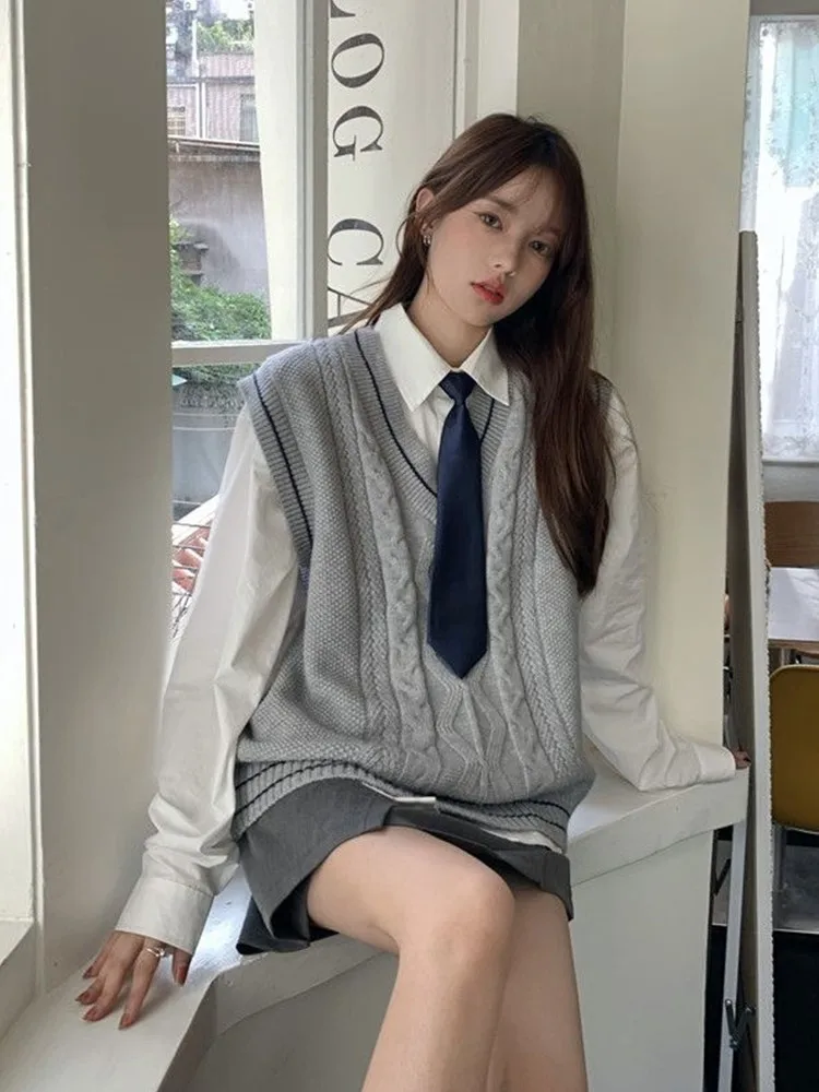 

ay Knitted Vest irt V-Ne Women's Lazy Sle 2024 Autumn Winter Faion College Sle Sweater Top Long Sve Regular Fit