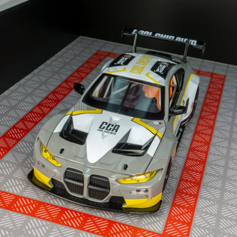 Coche deportivo de aleación BMW M4 GT3, vehículo de juguete de Metal fundido a presión, modelo de simulación de sonido y luz, colección de regalo para niños, 1:24