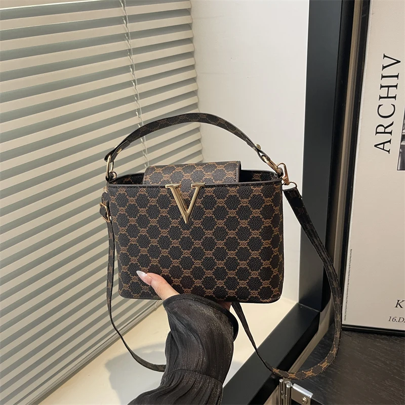 

Шикарная мини-женская большая сумка из искусственной кожи, фурнитура с геометрическим узором, пряжка с замком, украшение, сумка, кошелек, сумка через плечо