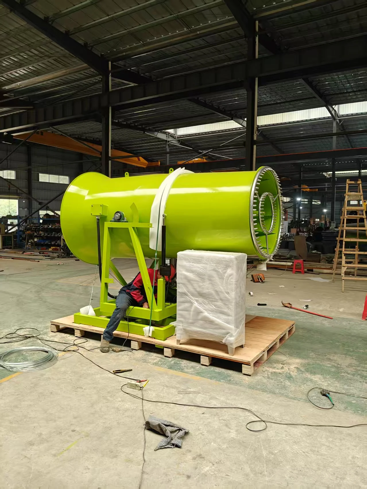 بخاخ رذاذ على الطرق منخفض المستوى - مدفع مدمج للتحكم في الغبار لبناء المساعدة الحضرية مع مساحة محدودة