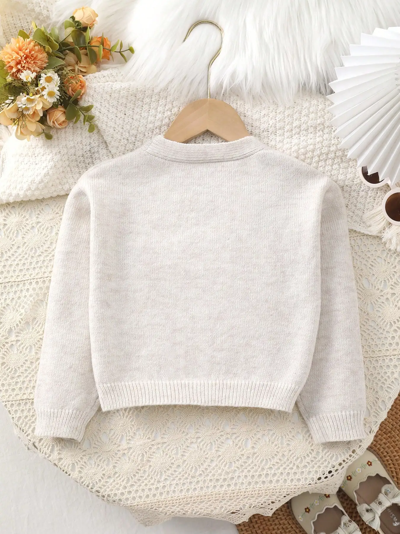 Girls' Gentle and Sweet V-Neck Knitted Long-Sleeved Sweater Cardigan with Three-Dimensional Bow Decoration