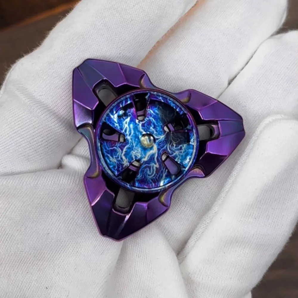 NOVO Studio Lambo Mini Fidget Spinner à trois lames, jouet anti-Stress, jouets gyroscopiques pour adultes, accessoires de bureau
