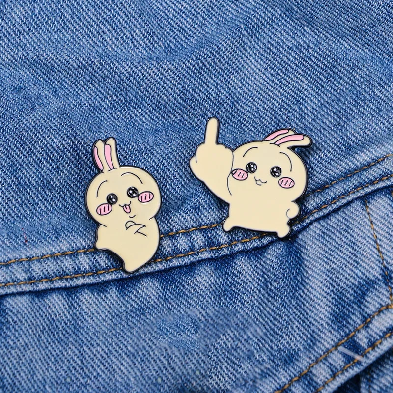 Kawaii Chiikawa Cute Rabbit Brooch Alloy Oil Drop Clothing Decoration Cartoon Student Schoolbag Badge  Birthday for Friends