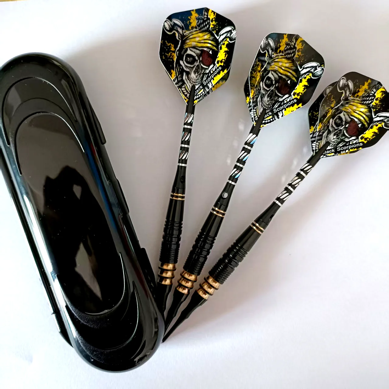 

Набор дартс с крутым рисунком черепа, 18 г, с мягким наконечником и портативным футляром — 3 шт. безопасных пластиковых дартс с наконечником для игры в дартс в помещении