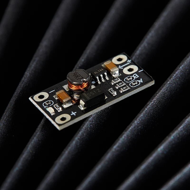 Multifunction Mini Boost Module Step Up Board 5V/8V/9V/12V 1.5A LED Indicator DIY Electronic Voltage Module