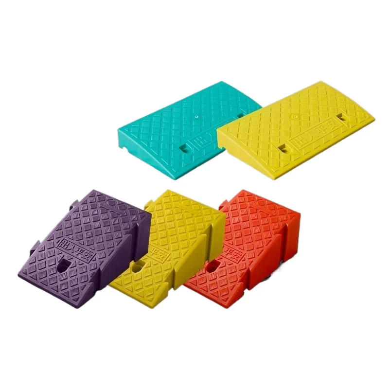 Household Roadside Slope Pad Car Uphill Threshold Speed Bump Triangle Pad - Traffic Control And Management