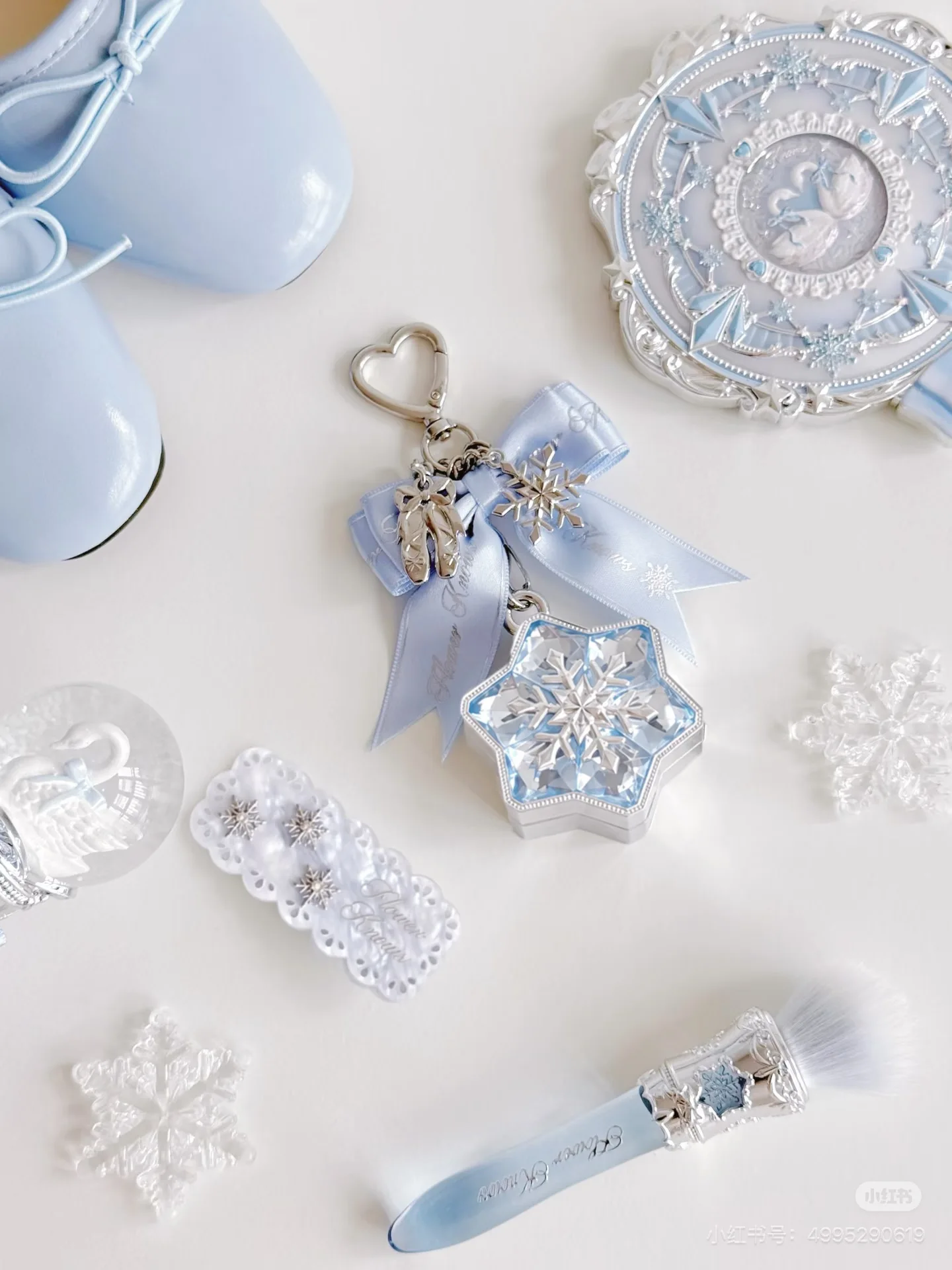 Flower Knows Snow Ballet Makeup Brushes and Blending Brush Hairpin Highlight Pendant Mini Mirror