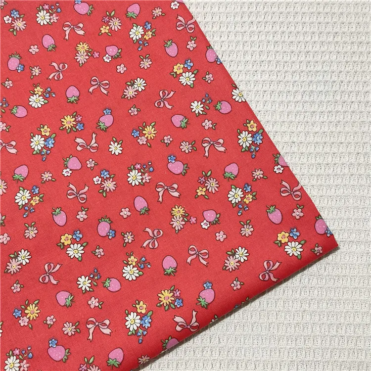 160x50cm Cute and Fresh Strawberry Printed Twill Cotton Fabric for Clothing Dresses Bedding Pet Clothes Handmade DIY Materials