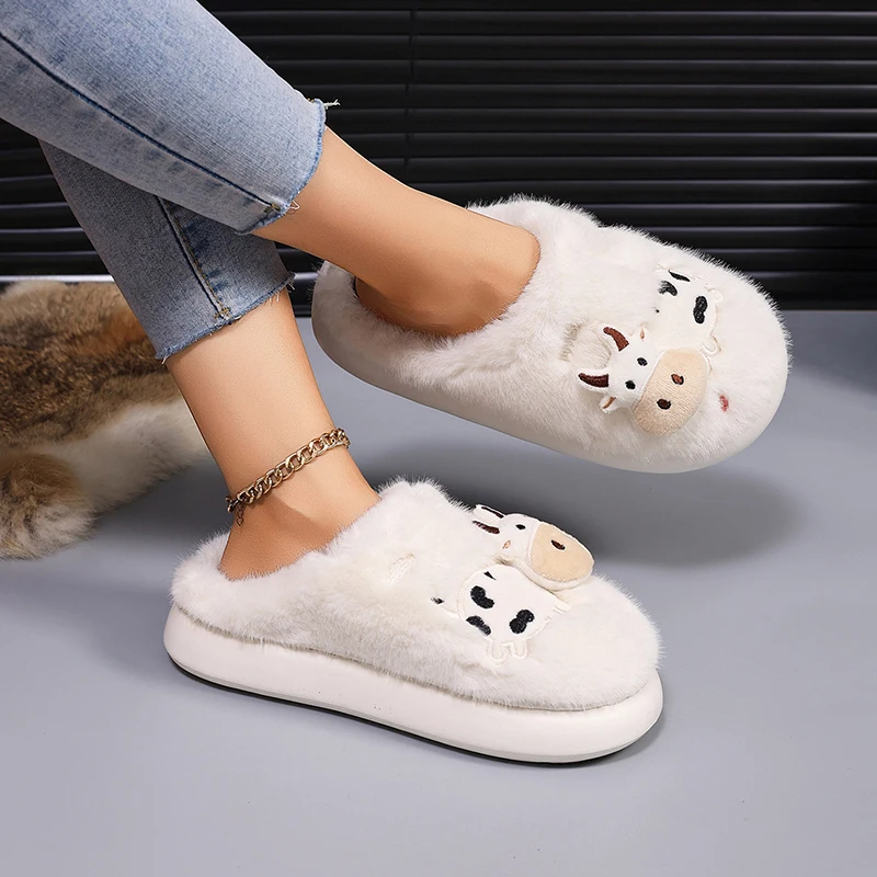 3D-Kuh-Plüsch-Hausschuhe für Damen, warme, flauschige Mules für den Winter, Mädchen-Freizeit-Hausschuhe, flauschige Fell-Slides, Unisex, weiche Plateausohle – Detail 17