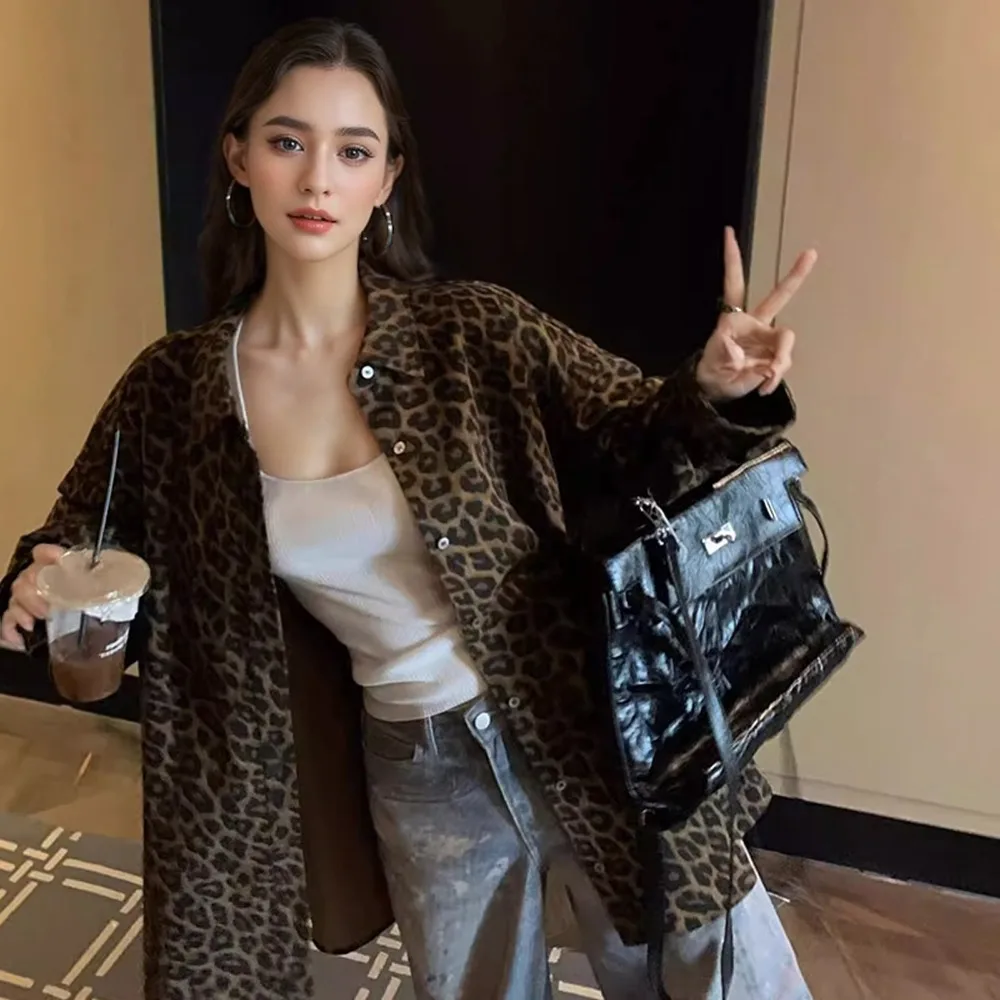 

Женская модная свободная повседневная куртка-рубашка оверсайз из твила с леопардовым принтом на пуговицах