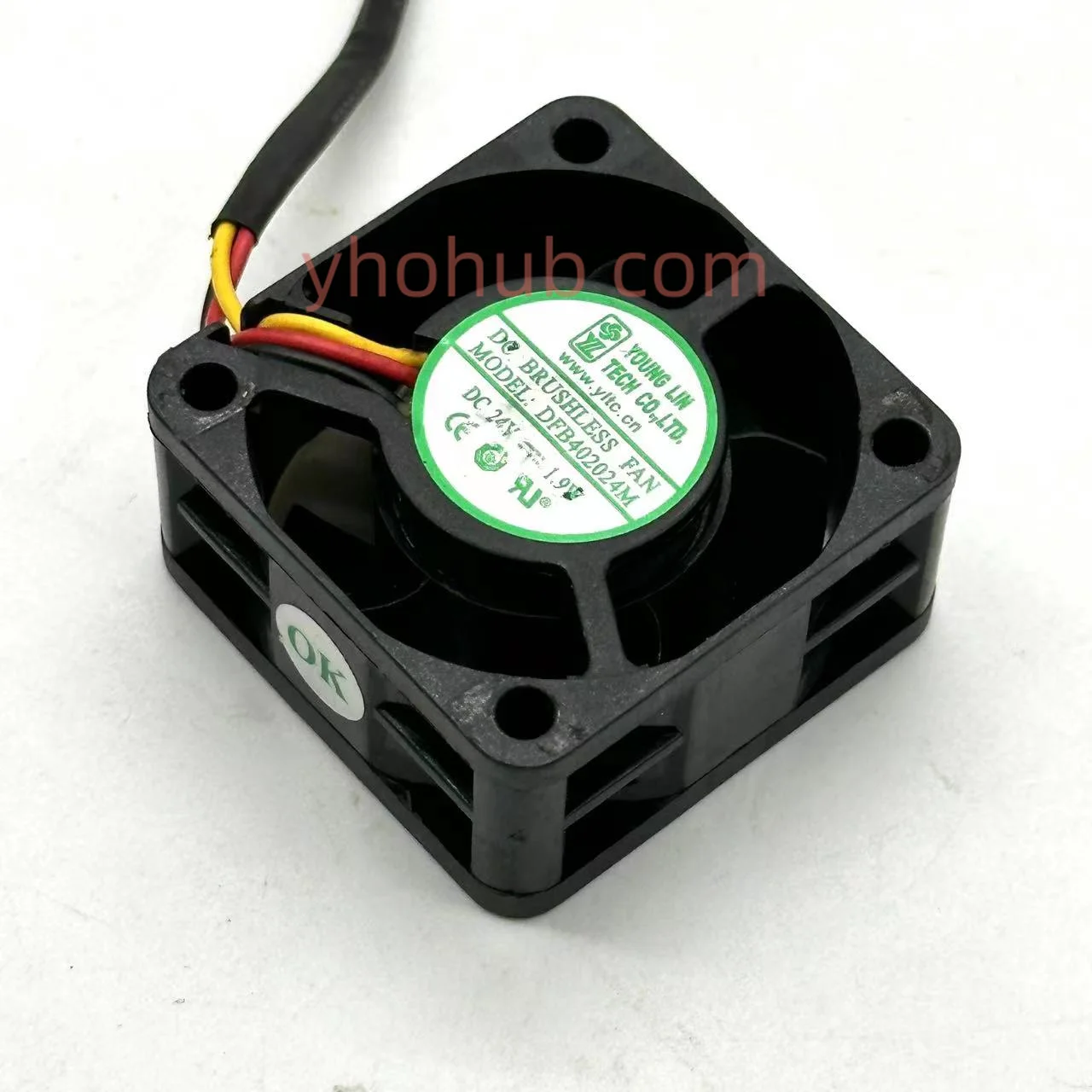 

YOUNG LIN DFB402024M DC 24V 1.9W 3-Wire 40x40x20mm Server Cooling Fan