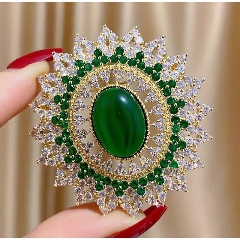 

New Luxury Zircon Brooch Palace Style Emerald High-end Atmosphere Women's Pin Cheongsam Coat Accessories