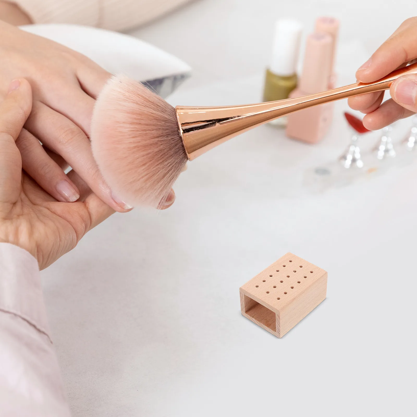 

Деревянный органайзер для насадок для маникюра и домашнего использования, настольный держатель с несколькими отверстиями для сверл, боров и аксессуаров, экономящий место инструмент