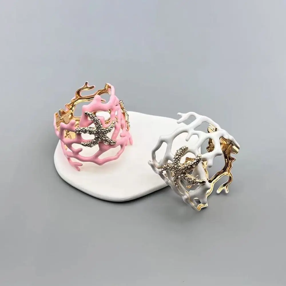 Pulsera hueca de Coral Irregular para mujer, estilo océano hueco, estrella de mar, pulsera de primavera, individualidad exagerada