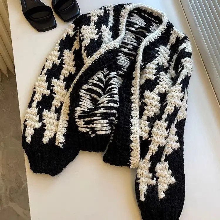 2026 New Women's Winter Thickened Heavy Industry Contrasting Color Knitted Cardigan Thick Stick Needle Loose Lazy Sweater Jacket