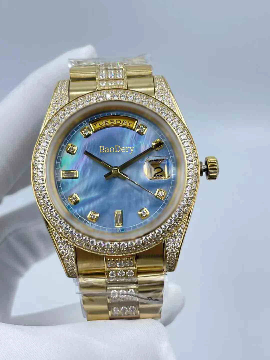 

41mm Case, Gold Dial & Sapphire Mirror - A Luxurious Statement Piece for the Stylish Ma