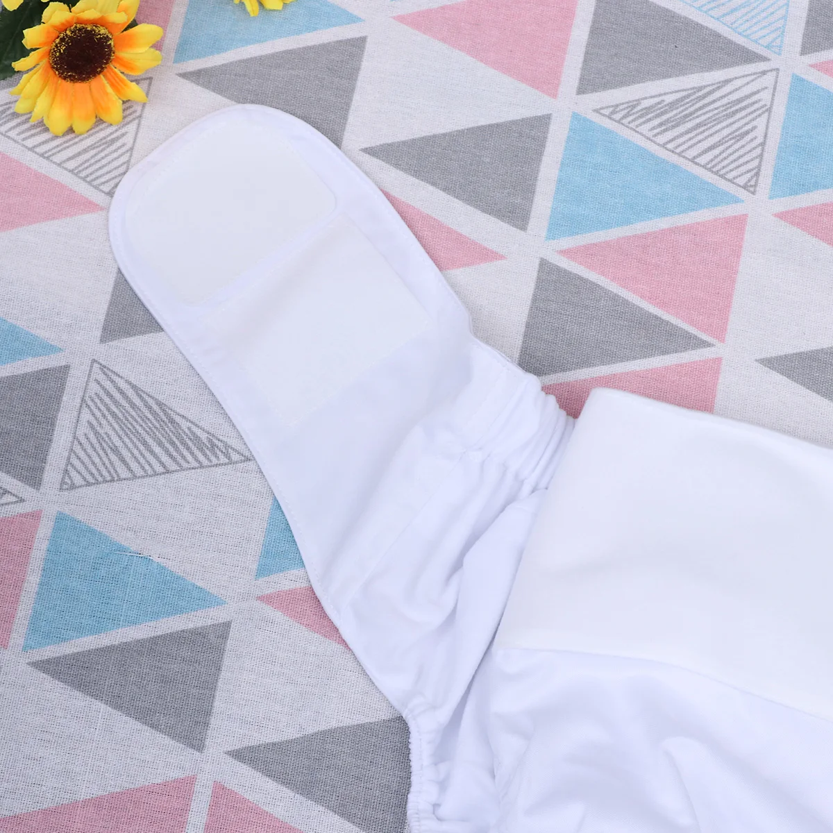 Tape Adult Washable Incontinent Diaper Reusable Medium White Adjustable Leakproof Nursing Pants for Elderly Care