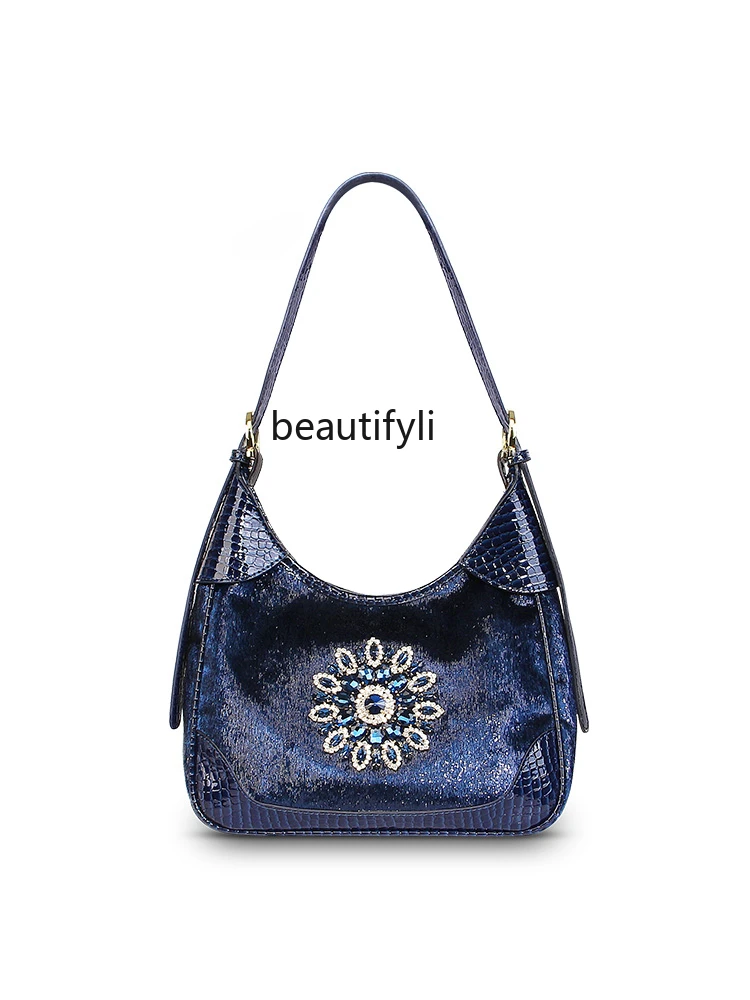 

Diamond-Embedded Niche Underarm Bag New Versatile Casual and Lightweight Women's Bag Featured Shoulder Messenger Bag