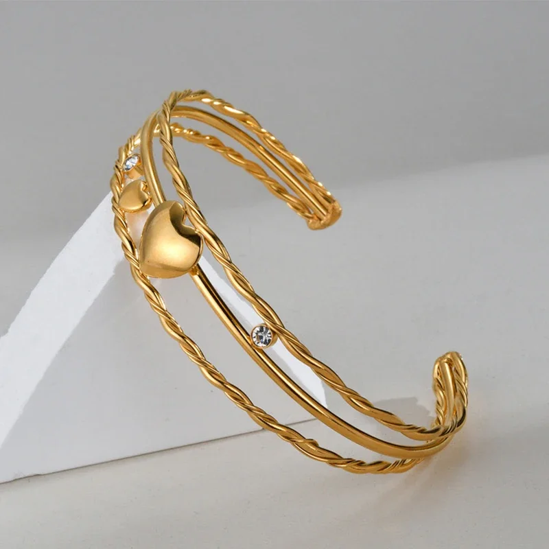 

ROXI | Women Stainless Steel Heart Bracelet. Simple Accessories. Valentine's Day Gift. Gold
