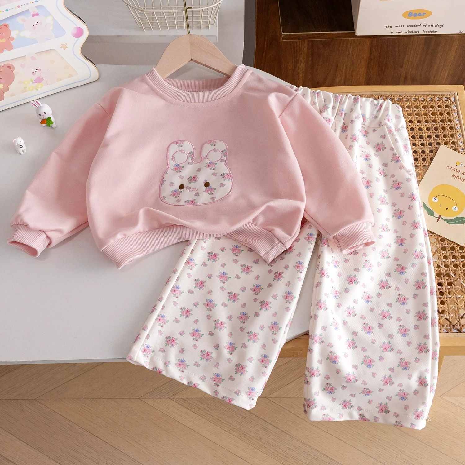 

High quality Spring toddler kids Girls' clothes Outfits baby Sets Hoodie+Floral Pants Suits for children Girls' Cloth Sports set