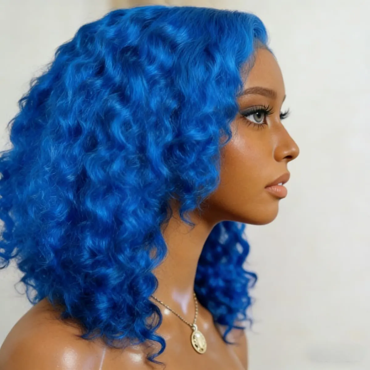 

Короткий кудрявый синий синтетический парик боб-каре с кружевной передней частью 13x4 HD для женщин, термостойкое волокно, для повседневного использования, вечеринок и косплея