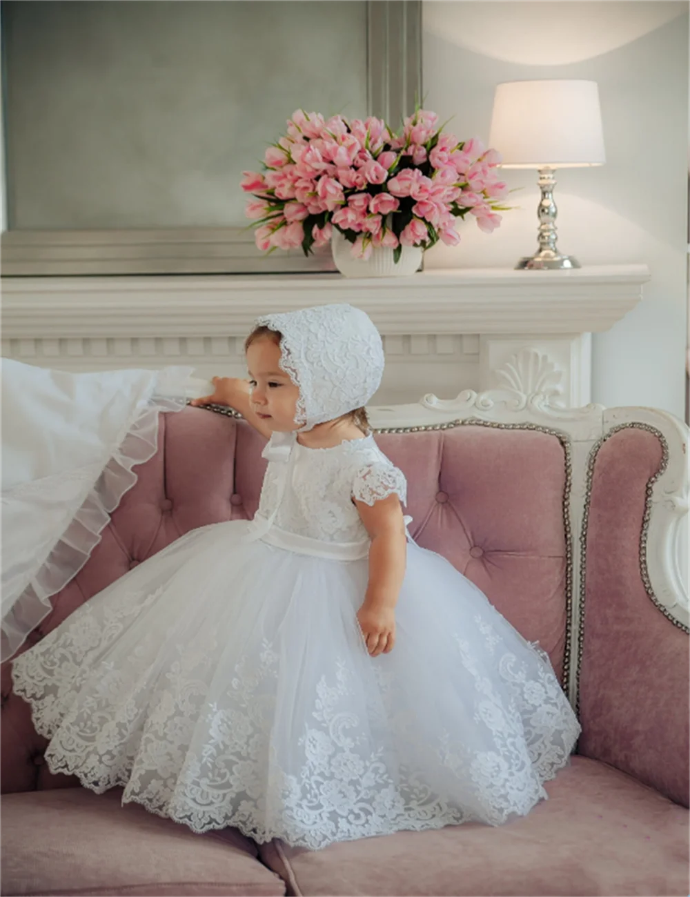 Taufen ein Jahr alte Blumen mädchen Kleid Spitze Applikationen für Hochzeit Tüll Rock weißen Ballkleid ärmellose Kommunion Kleidung