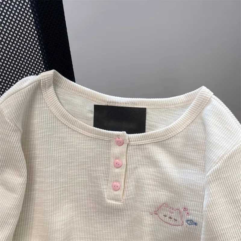 Футболки для женщин, весенне-осенние топы с длинными рукавами, простая вышивка, корейский стиль, шикарная мода, свободные повседневные футболки с круглым вырезом для колледжа