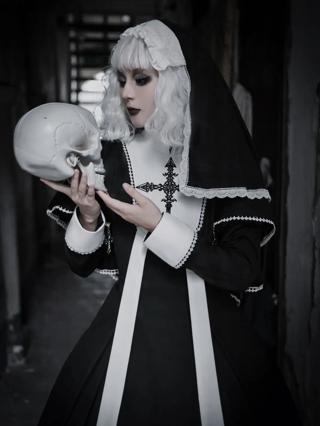 【 Convent 】 Nun Diablo Department Goth Witch Crucifix Lace Long Sleeve Lolita Cosplay Dress Cloak Halloween