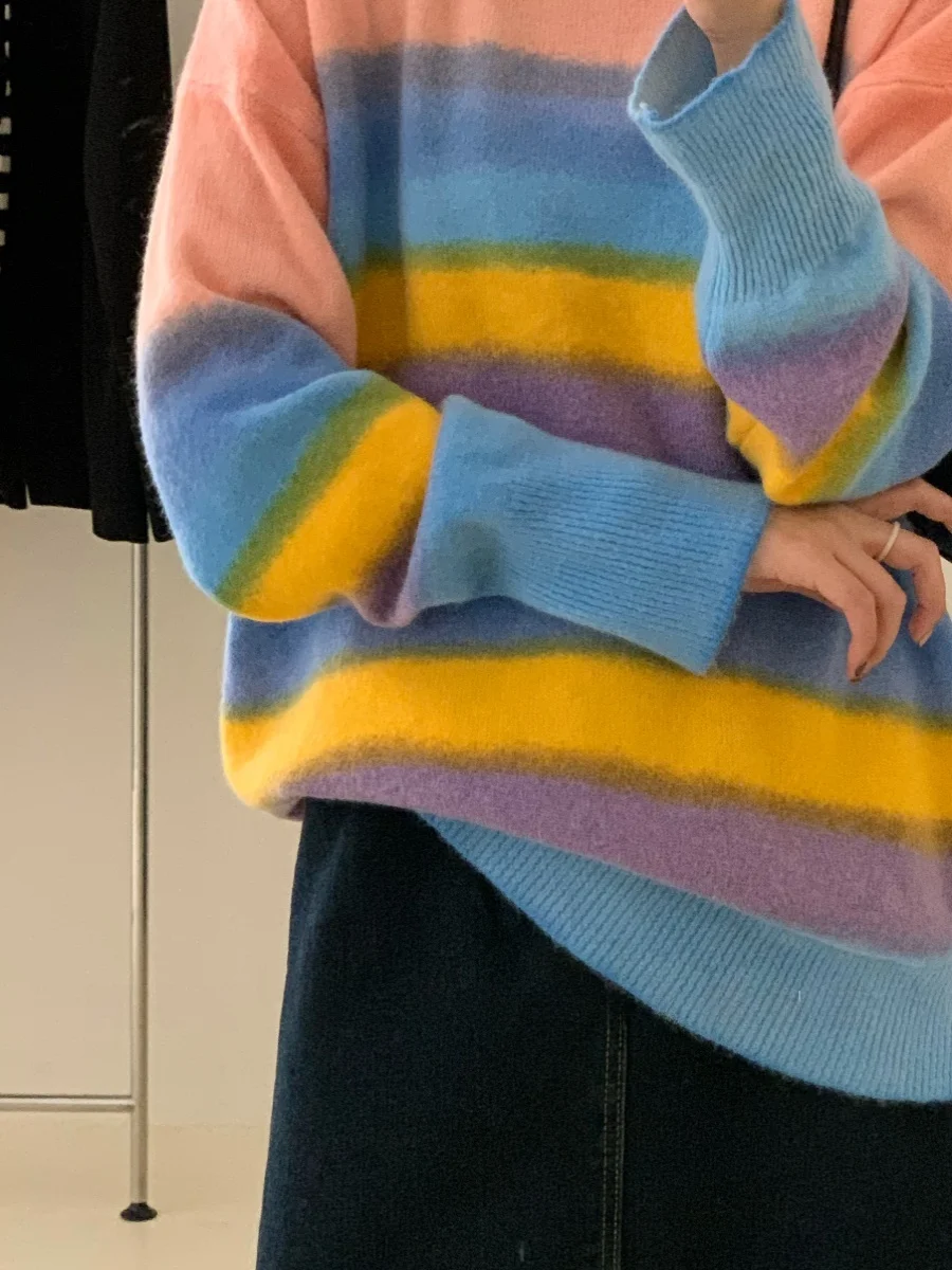 

Длинный свободный вязаный свитер в радужную полоску, удобный круглый дизайн Ne, удлиненная длина, женская мода для поездок на работу