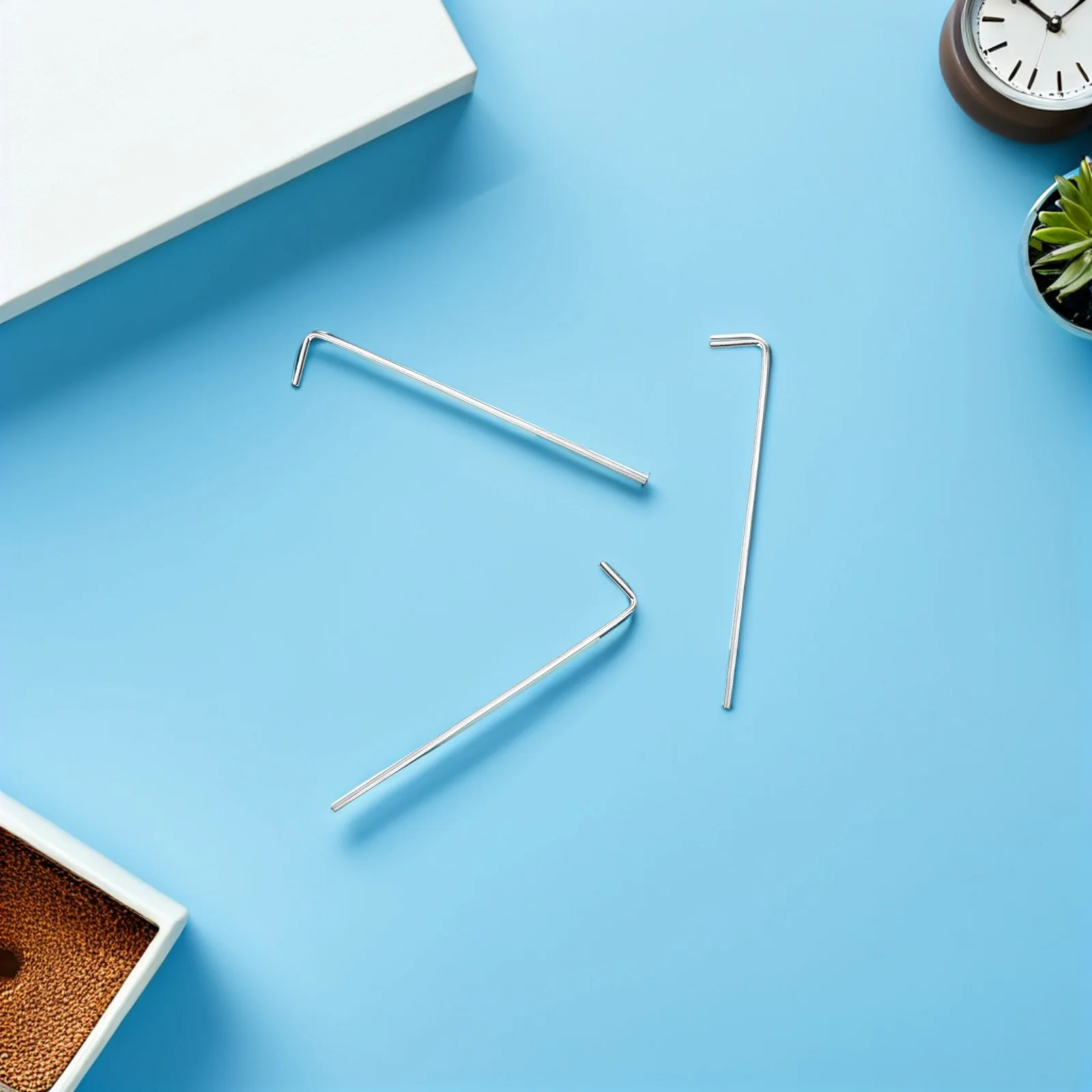 

32Pcs Iron Tent Pegs L Shaped Ground Nails for Secure Tent Anchoring Garden Canopy Fastening Rust Resistant Camping Safety