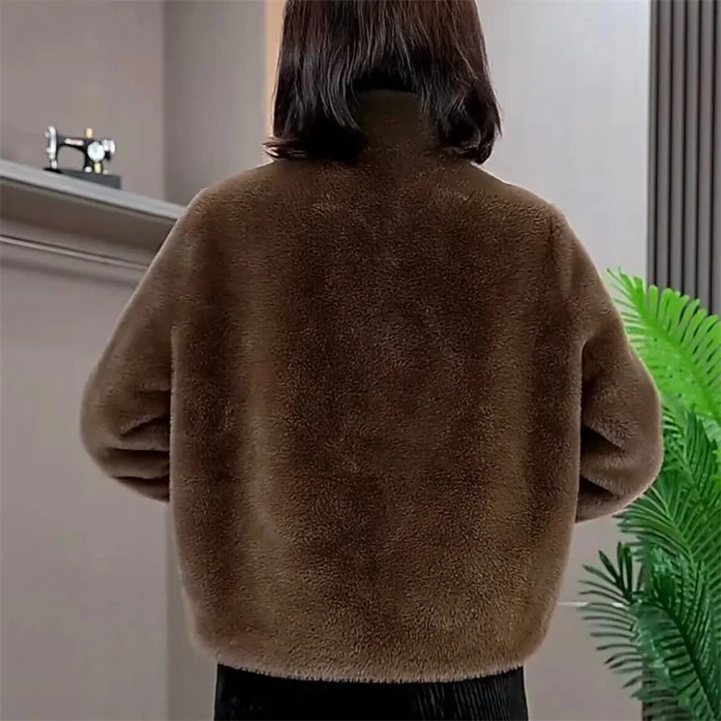 Abrigos de piel de imitación de terciopelo con cuello corto para mujer, chaqueta de moda, abrigo de piel acolchado, prendas de vestir sueltas, moda de otoño e invierno