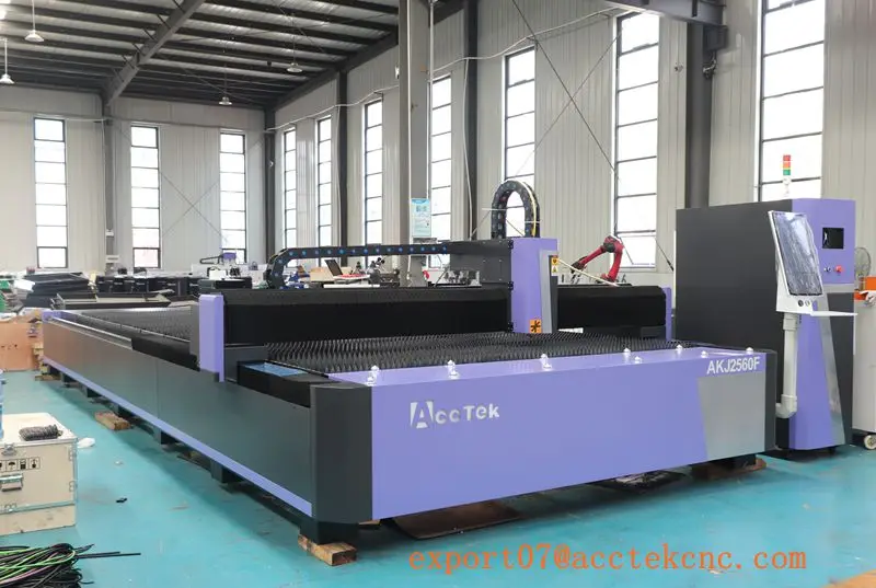ألياف الليزر 3kw 6kw 6000 by 2500mm آلات القطع بالليزر للمعادن الصلب 18mm