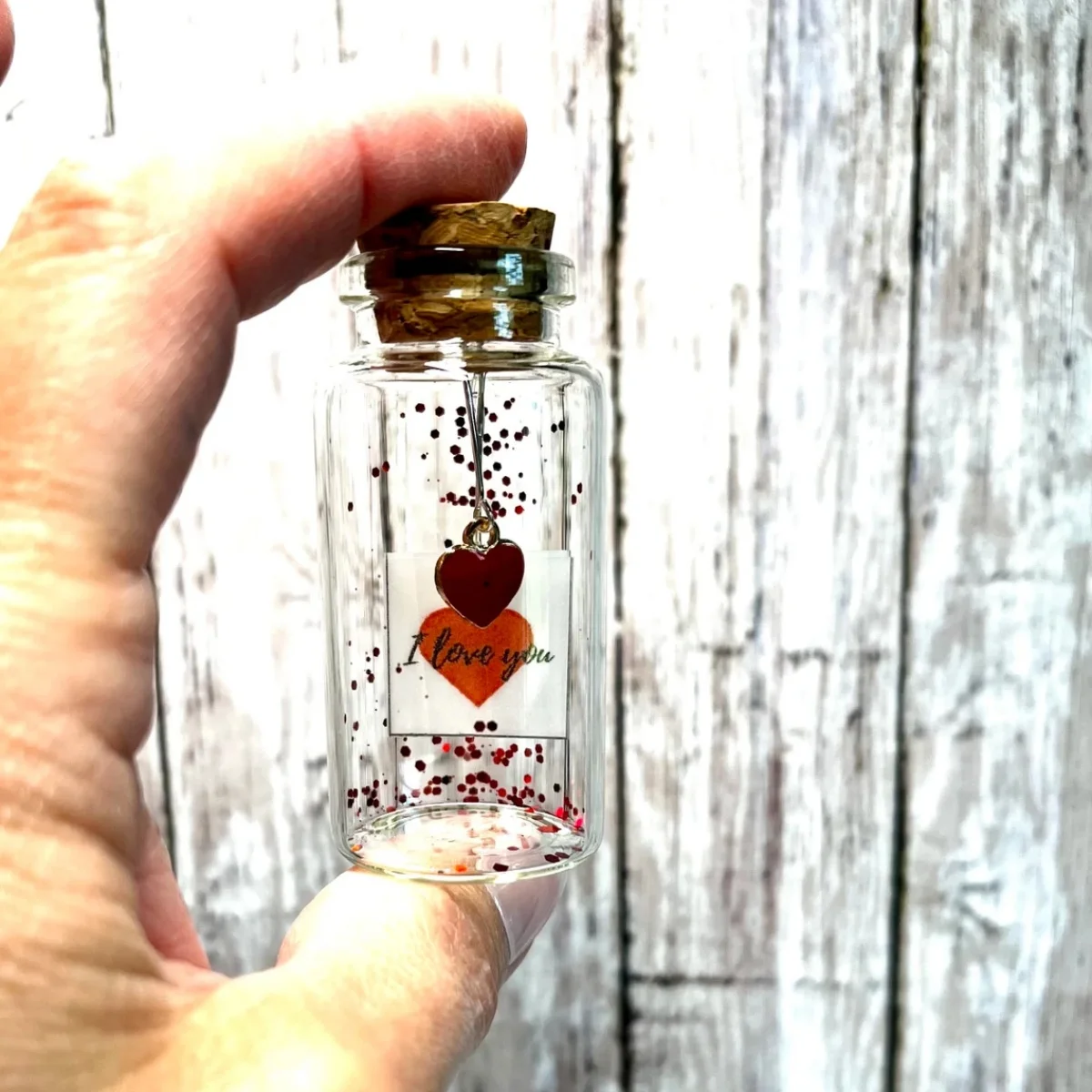 

Сообщение в бутылке «Я люблю тебя»