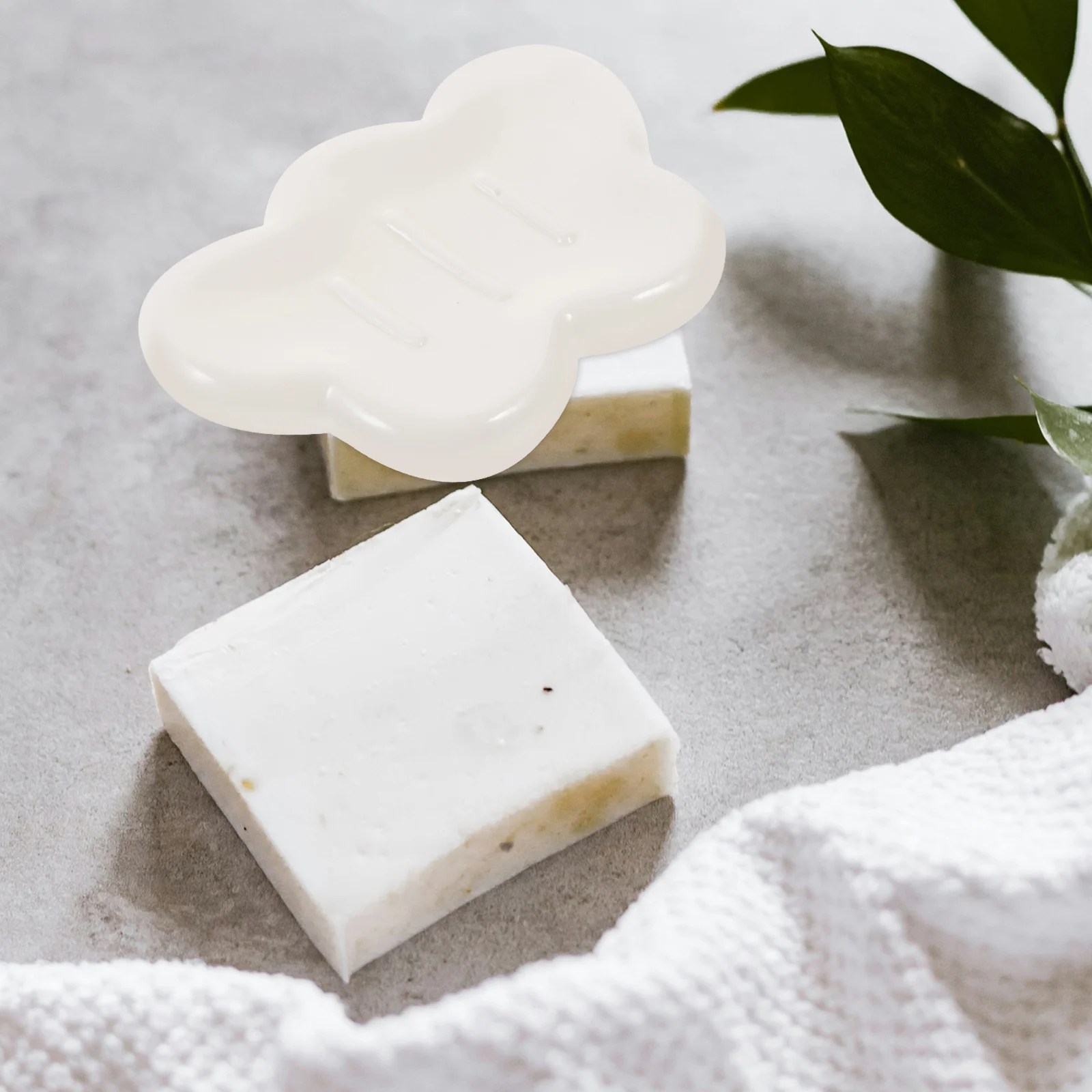 

Ceramic Soap Dish Cloud Shaped Minimalist Design Non Slip Bottom Easy Clean Bathroom Accessory Cloud Soap Dish