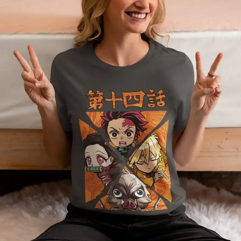 Camiseta unisex Sword Fighters - Diseño de anime japonés, Era Manga de los años 2010, Ropa de batalla épica, Regalo de acción de espada, C inspirado en Japón