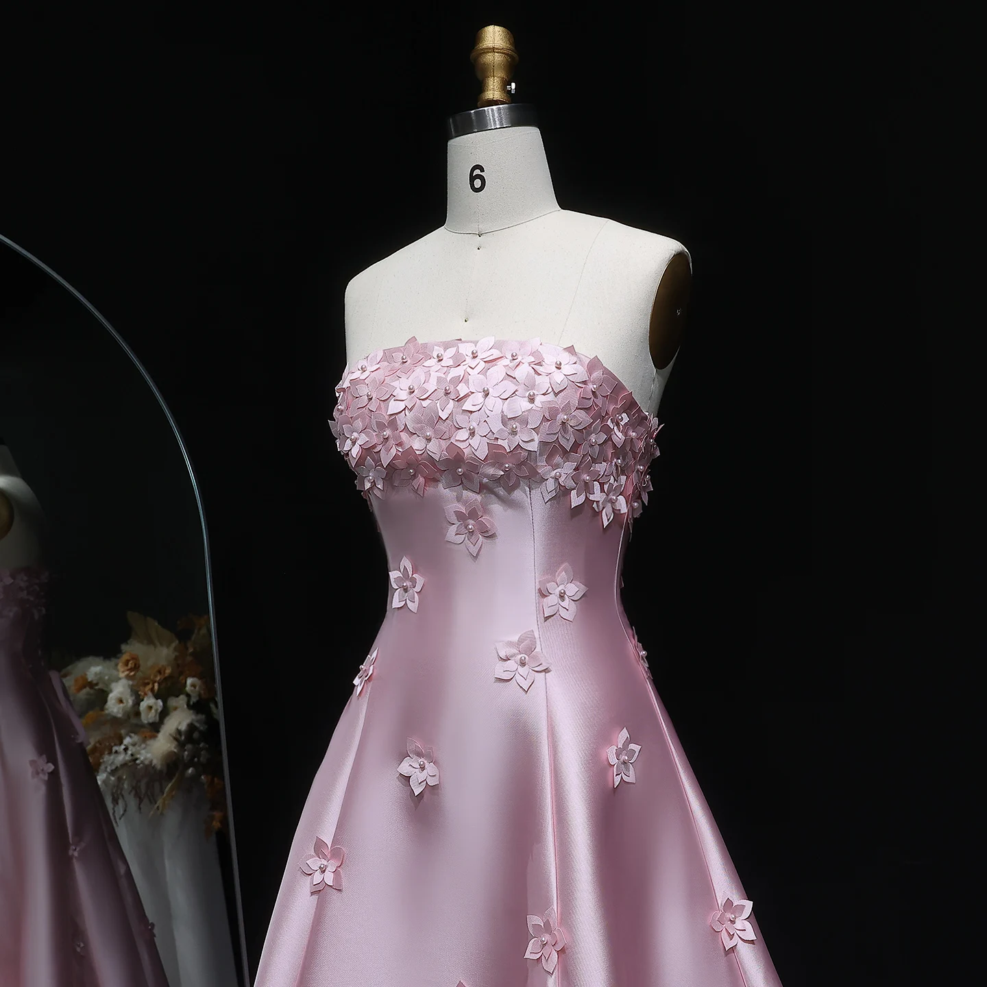 ชารอนกล่าวว่า ชุดราตรีสีชมพูหรูหราแบบไร้สาย ประดับดอกไม้ 3 มิติ สไตล์อาหรับ สำหรับผู้หญิง งานแต่งงาน งานพรอม ปี 2025 รุ่น SF278 สามารถสั่งตัดได้