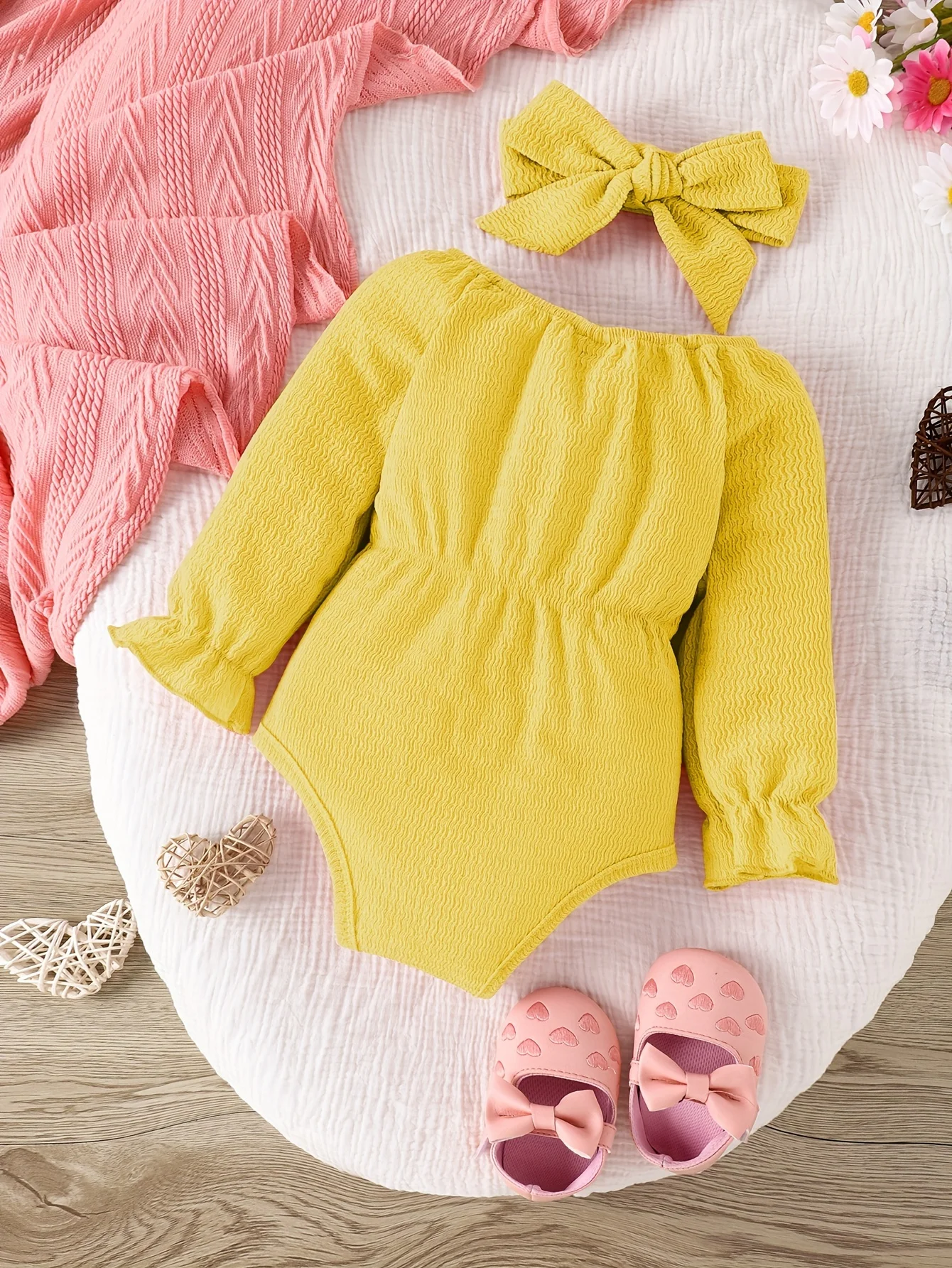 Baby  Spring and Autumn Cute Fashion Sweet Foreign Style Bow Pink Long Sleeve Onesie + Kerchief Baby Two-piece Set