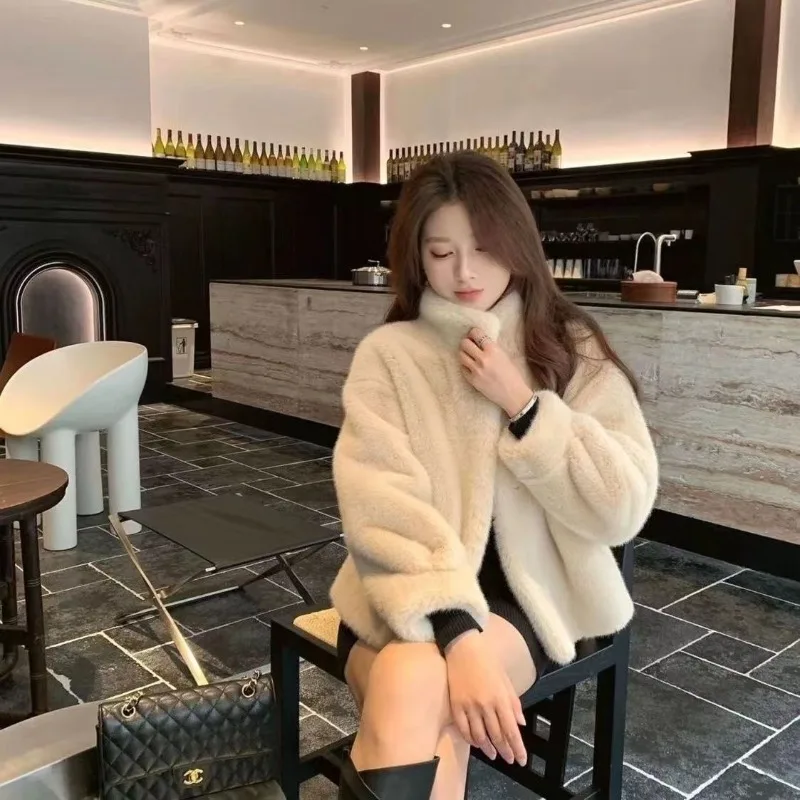 Women's Plush Short Coat Elegant Stand Collar Thicken Jacket Faux Fur Women Winter Short Fur Jacket Vintage Highstreet Overcoat