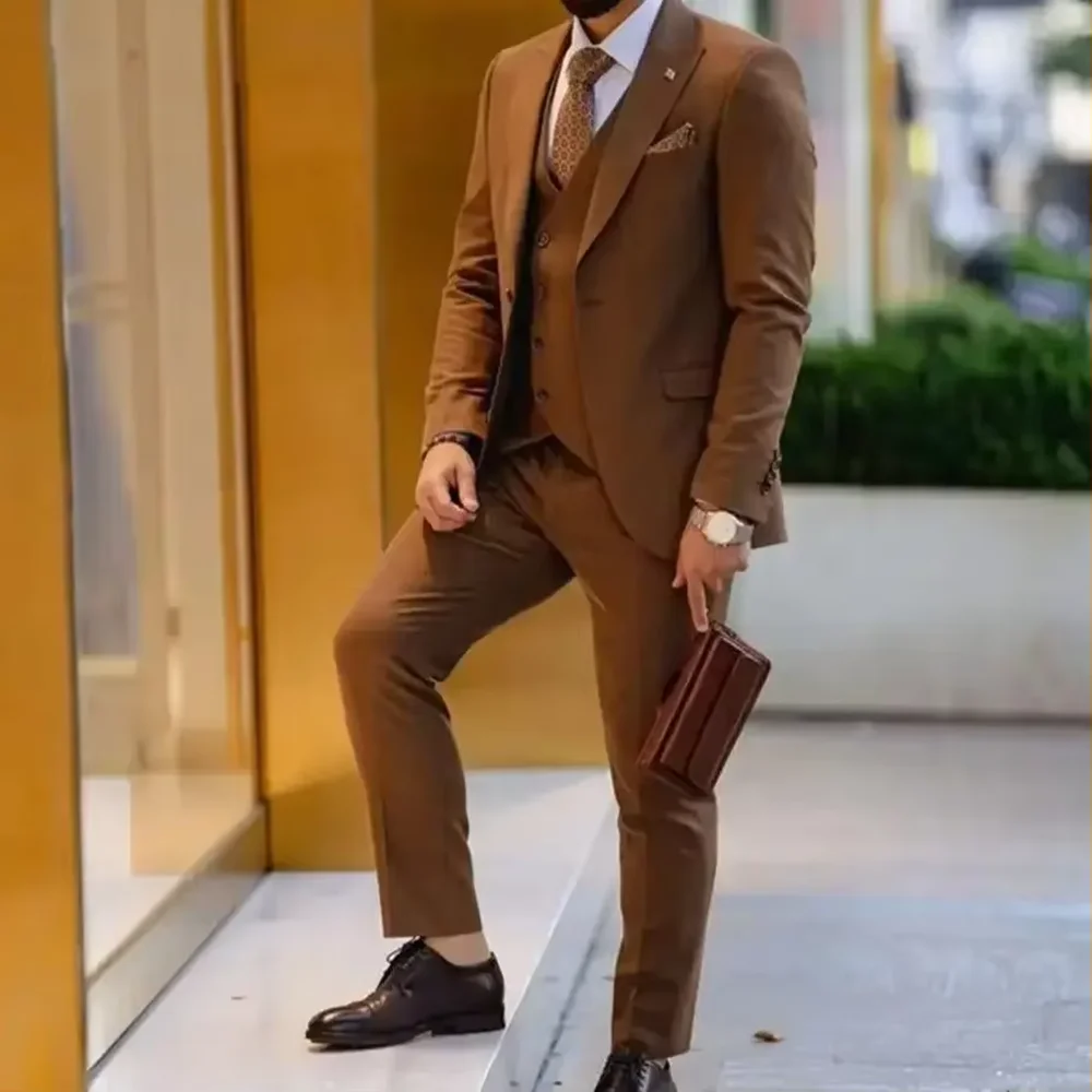 

Solid Men Suits Three Pieces Peak Lapel Single Breasted Suit Slim Fit Wedding Business Formal Clothing Costumes Hommes