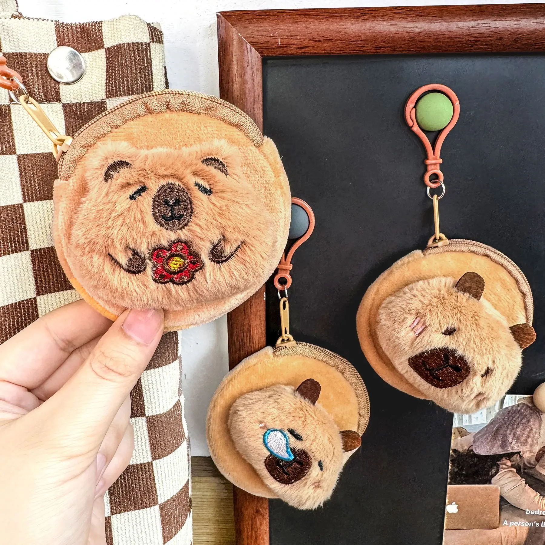 1-шт-креативная-капибара-каваи-аниме-плюшевый-кошелек-для-монет-милые-круглые-сумки-с-героями-мультфильмов-кулон-забавная-мини-модная-сумка-для-хранения-наушников