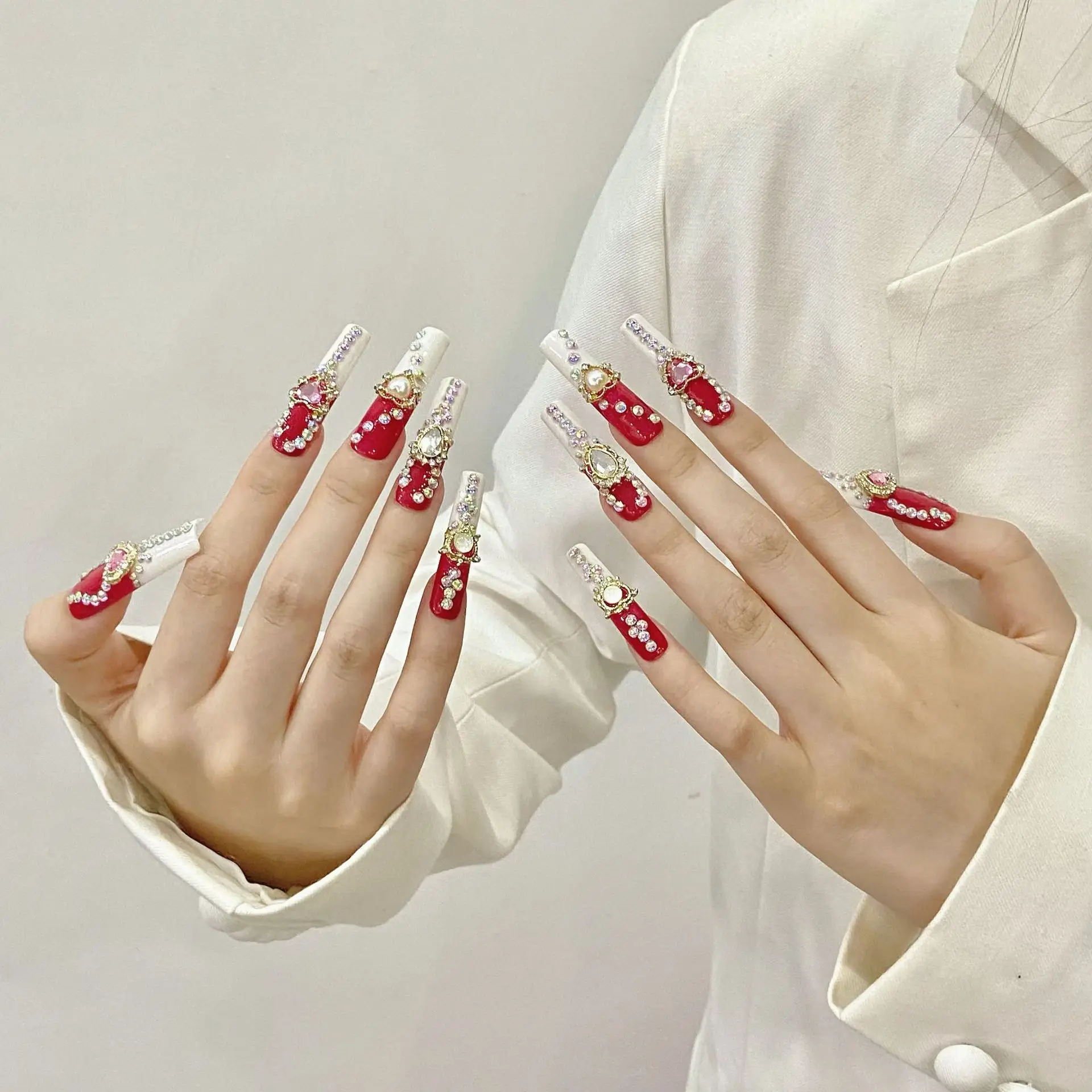 Nail art hand-worn nail patch Noble luxury femme Fatale super long exaggerated water ladder press on nails wear nails、