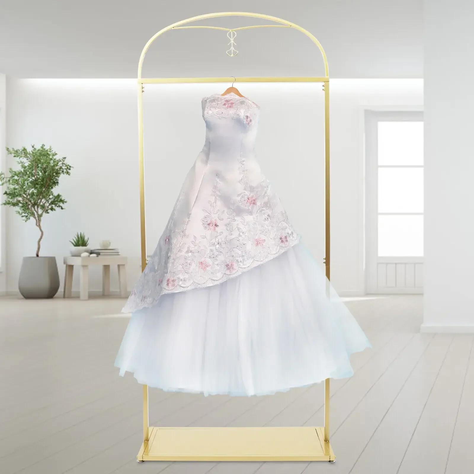 

Gold Metal Garment Rack – Freestanding Wedding Dress Display Stand