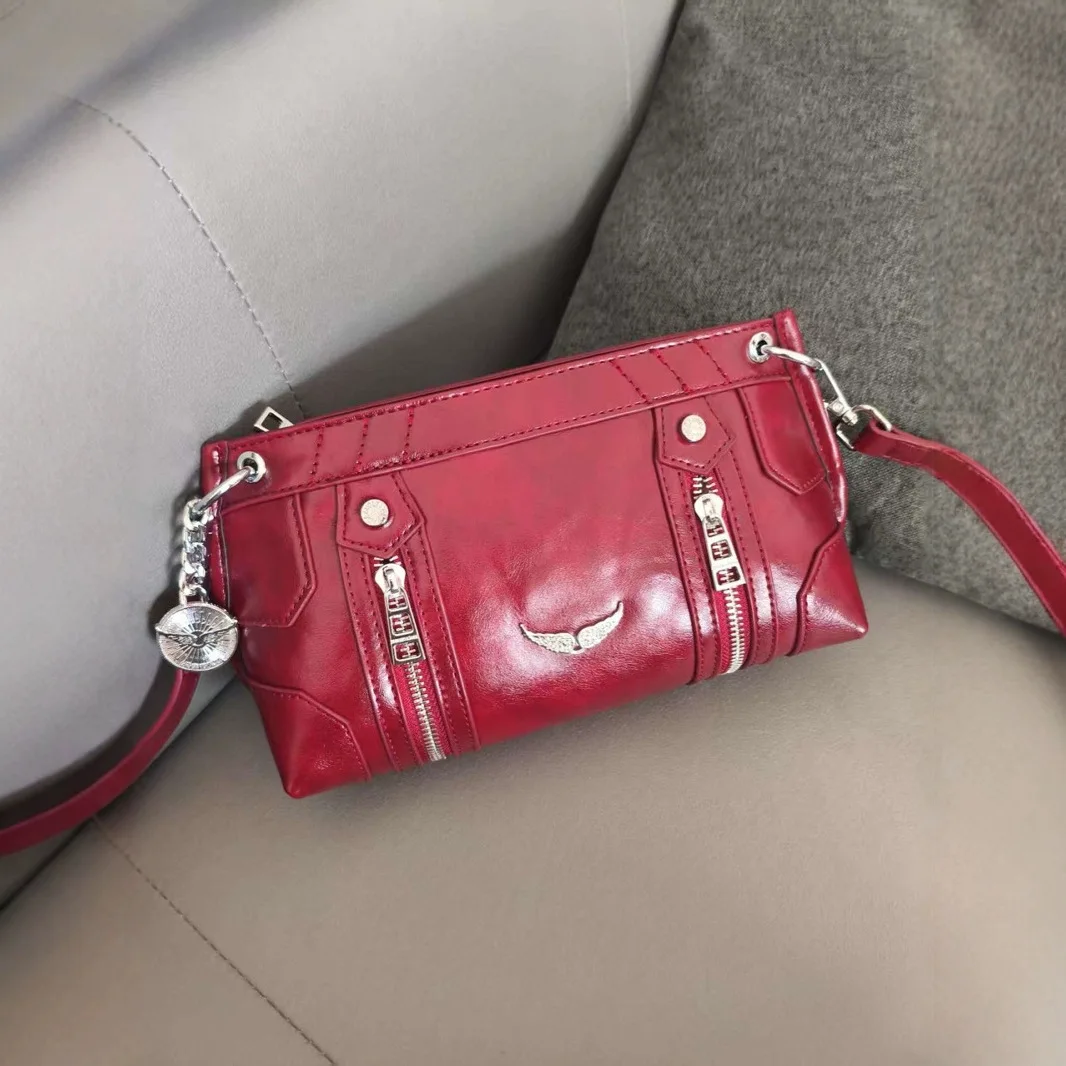 

Chain Square-Bucket Bag, Soft Textured Leather, Detachable Shoulder Strap, Divided Sections, Versatile Essential, New 2026