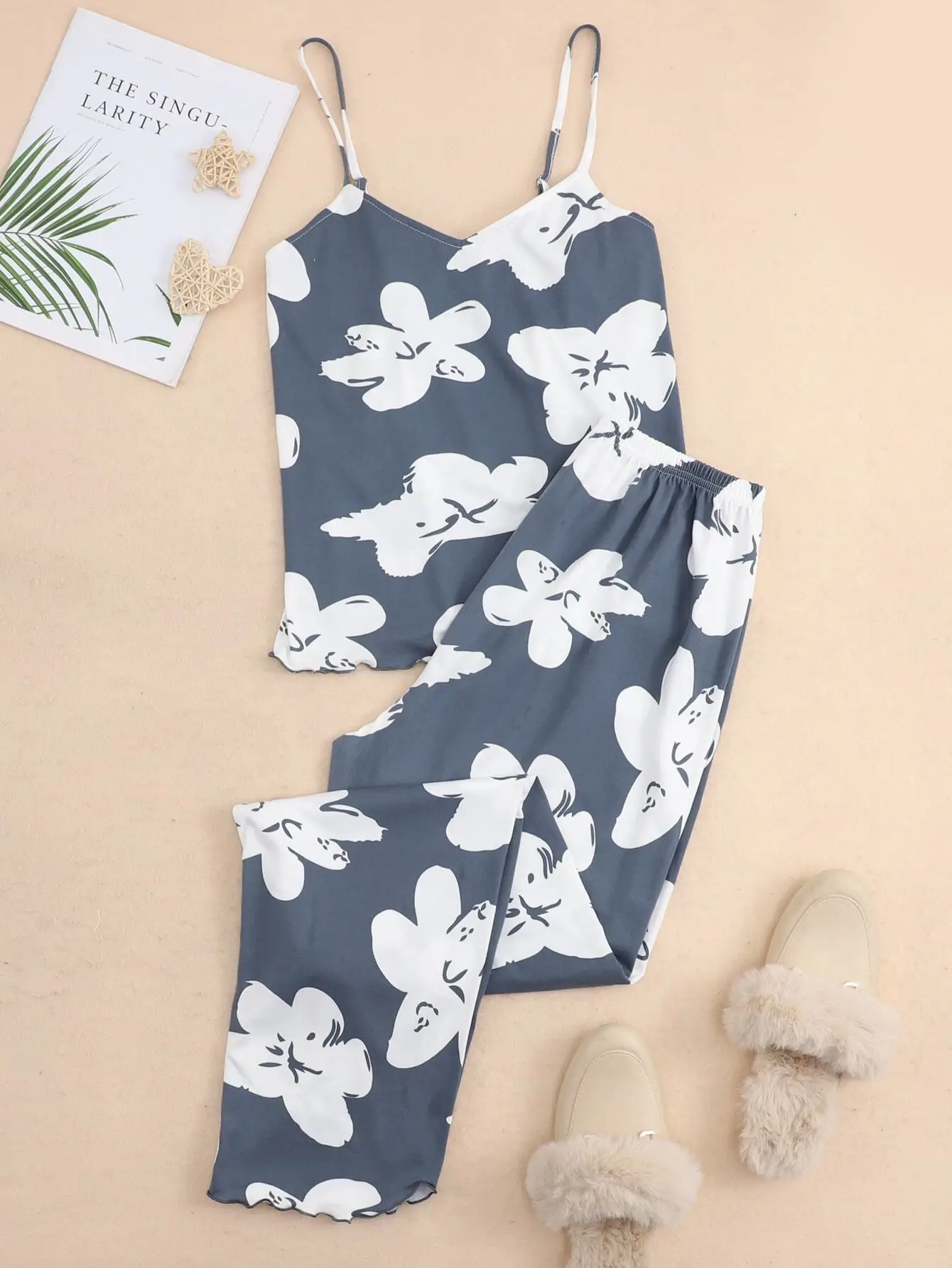 

Женский пижамный комплект с цветочным принтом, на тонких бретелях, с волнистым краем, из мягкой эластичной ткани