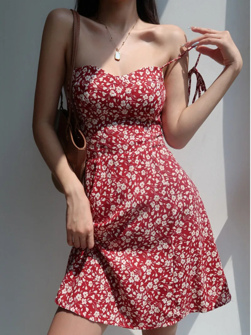 

2023 Summer New French Girls V-Neck Red Fragmented Flower Suspended Dress Slim Fit and Slim Waist Tie up Skirt 9BS6