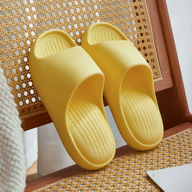 Summer Thick Platform Bathroom Home Men Slippers Women Fashion Soft Sole Indoor Sandals Non-slip Flip Flops Male Slides 2024 New