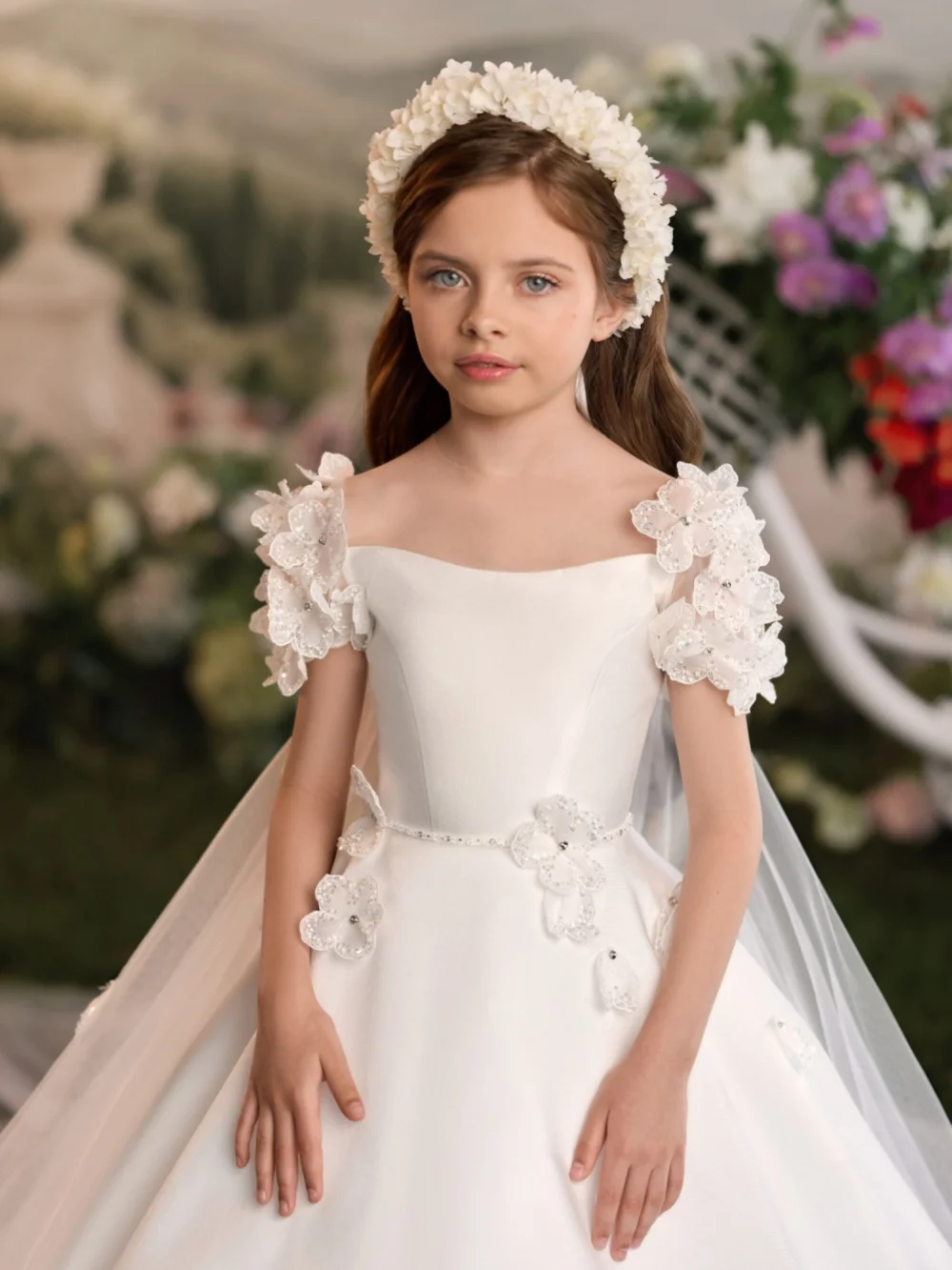 Exquisite Beaded Floral Girls Dresses With Cape For Birthday Party Dreamy Satin Short Sleeve Kid Pageant Gowns Communion Dresses