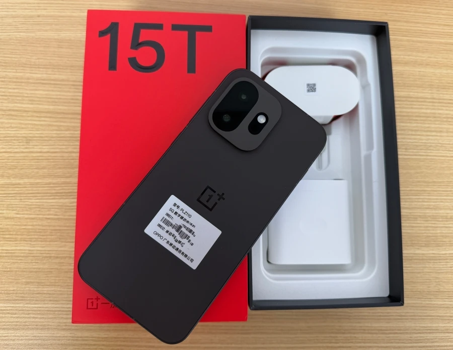 OnePlus 15T Unlocked Network Snapdragon 8 Elite Gen 5 Screen 6.32 Inch AMOLED 165HZ Battery 7500mAh 100W Supercharge 50MP