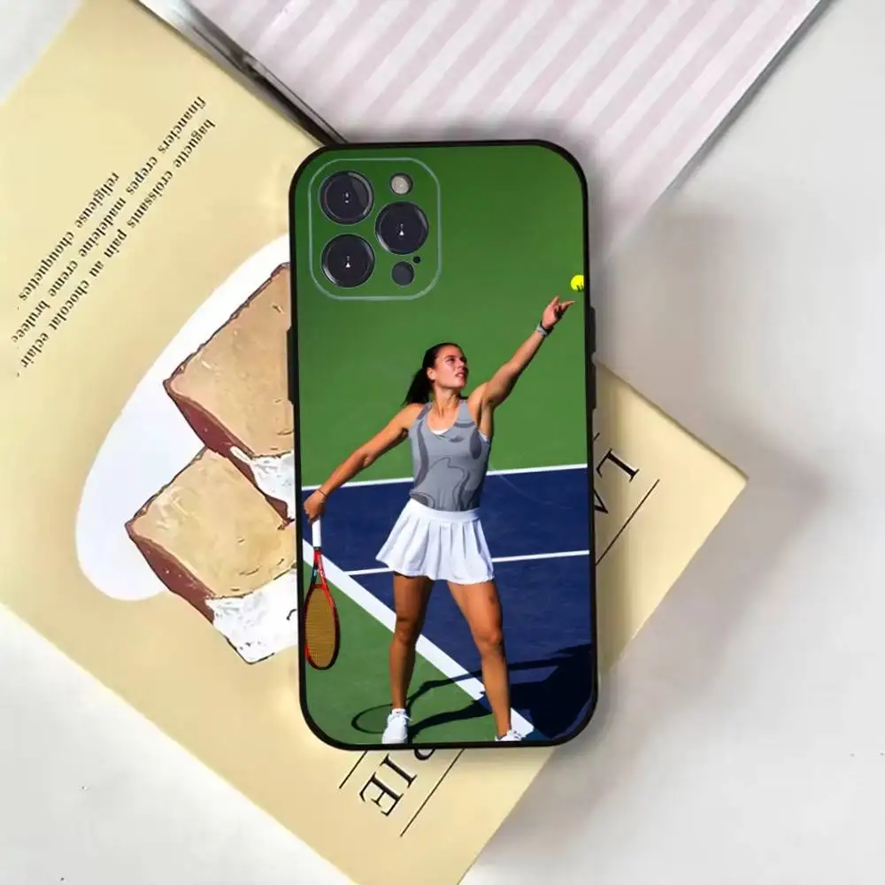 テニス エマ・ナバロ iPhone16,15,14,13,12,11 Plus,Pro Max,XS,X,XR,SE,Mini,8,7用 ソフトブラックカバー 携帯ケース